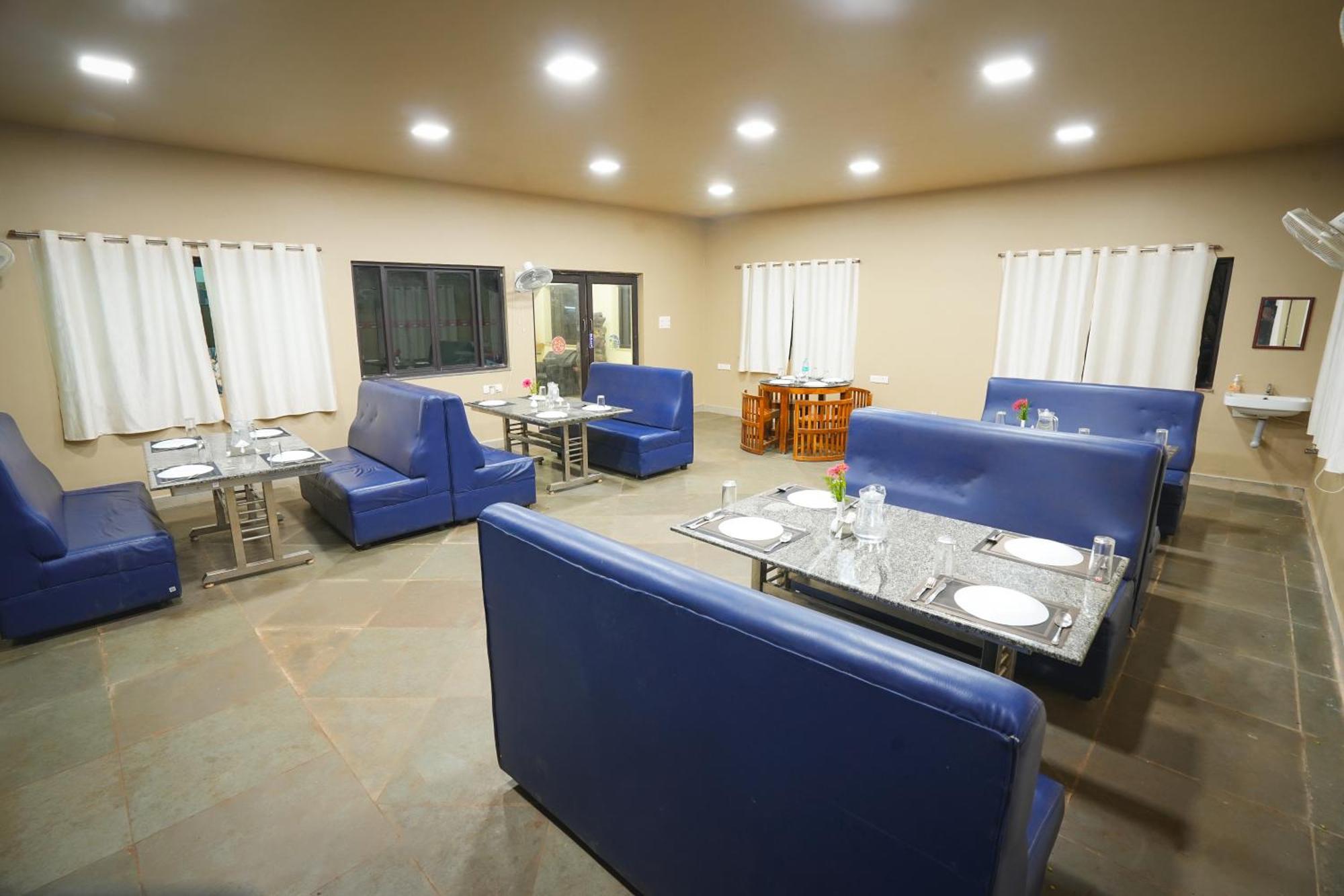 Auro Wellness Castle Hotel Pondicherry Bagian luar foto